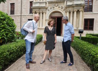 Berna González Harbour junto a Odón Elorza y José María Lasalle en Valladolid en 2023.