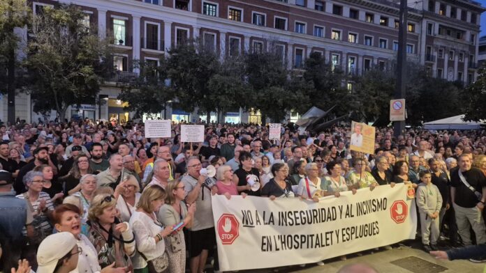 Vista de la manifestación celebrada en Hospitalet contra la inseguridad ciudadana.