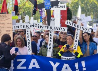 PFAP: una plataforma para reivindicar el fin de la temporalidad en la función pública Vista de una manifestación de trabajadores públicos reclamando el fin de la temporalidad.
