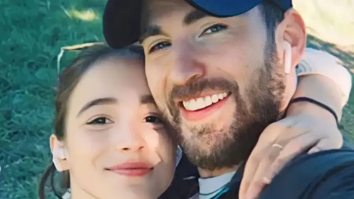 Chris Evans y Alba Baptista