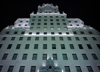 Telefónica prepara ERE masivo y pone en jaque miles de empleos