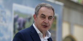 Zapatero en el ojo del huracán aquí y en EE.UU