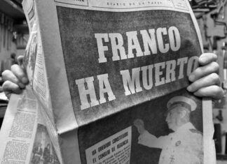 Portada de un periódico anunciando la muerte De Francisco Franco el 20 de noviembre de 1975.