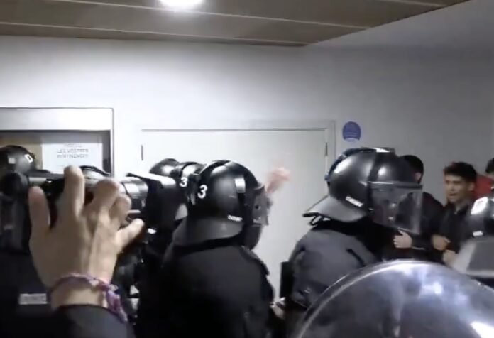 Políticos denuncian un “boicot totalitario” en la UB