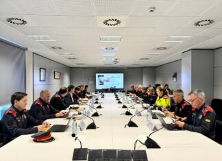Cataluña mantiene el nivel 4 de alerta antiterrorista durante la Navidad y refuerza la vigilancia policial Reunión del Gabinete de Coordinación Antiterrorista de Cataluña para analizar el nivel de alerta durante la Navidad.