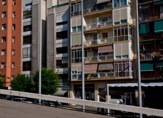 Celos mortales: Una joven de 19 años intenta apuñalar a su ex en Lleida