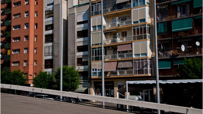 Celos mortales: Una joven de 19 años intenta apuñalar a su ex en Lleida