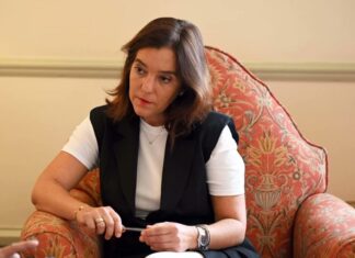 Nueva crisis en el PSOE gallego: dos exconcejalas denuncian a la alcaldesa de A Coruña por acoso laboral Nueva crisis en el PSOE gallego: dos exconcejalas denuncian a la alcaldesa de A Coruña por acoso laboral