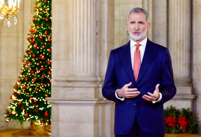 Felipe VI durante su discurso de Nochebuena (Casa Real).