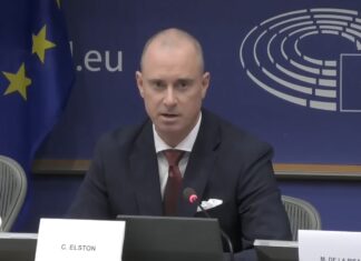 Chris Billboard califica en el Parlamento Europeo a las prácticas transgénero como «el mayor escándalo de abuso infantil en la historia de la medicina moderna» Chris Billboard califica en el Parlamento europeo a las prácticas transgénero como "el mayor escándalo de abuso infantil en la historia de la medicina moderna"