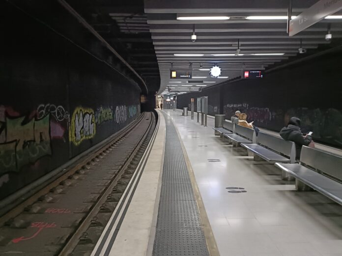 Apuñalan a un hombre en un tren de Rodalies en la estación de La Sagrera-Meridiana