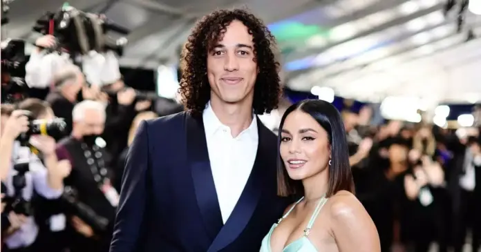 Vanessa Hudgens y Cole Tucker