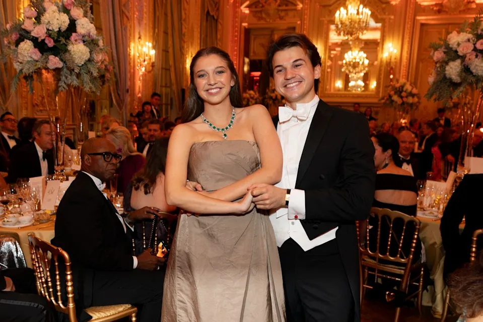 Las dos españolas que participaron en el Baile de Debutantes 2025 en París
