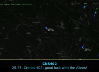 Un piloto reporta un cilindro plateado flotando junto a su avión sobre Rhode Island