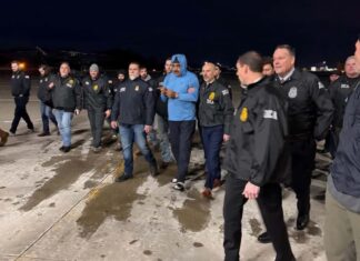 Estados Unidos – Venezuela: lecciones aprendidas. Por Gabriel Cortina El dictador venezolano Nicolás Maduro esposado y rodeado de agentes, a su llegada a Nueva York.