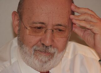 El Senado investiga a Tezanos por presuntas cuentas millonarias en el extranjero