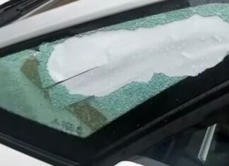 Sirera denuncia una ola de robos en coches y exige más patrullaje en los barrios de Barcelona Ventana de coche rota para robar en el interior del vehículo en Barcelona.