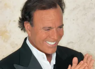 Extrabajadoras de Julio Iglesias le acusan de presuntas agresiones sexuales Julio Iglesias