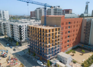 Habitatge, migració i planificació fallida: la tempesta perfecta del mercat residencial Construcción de un edificio destinado a vivienda protegida en Barcelona.