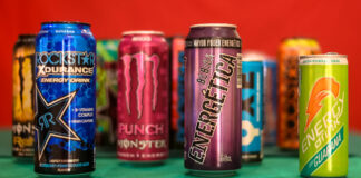 Varias bebidas energéticas, en una imagen de archivo, en pleno debate por el nuevo veto del Gobierno a su venta a menores.
