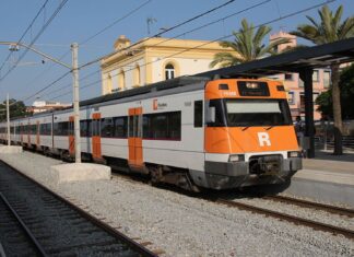 La consellera Sílvia Paneque ha anunciado en el Parlament que Rodalies seguirá siendo gratuita hasta que el sistema se estabilice de forma sostenida.