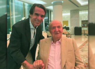Aznar y Juan Carlos I, en una imagen que simboliza el respaldo al regreso del rey emérito.