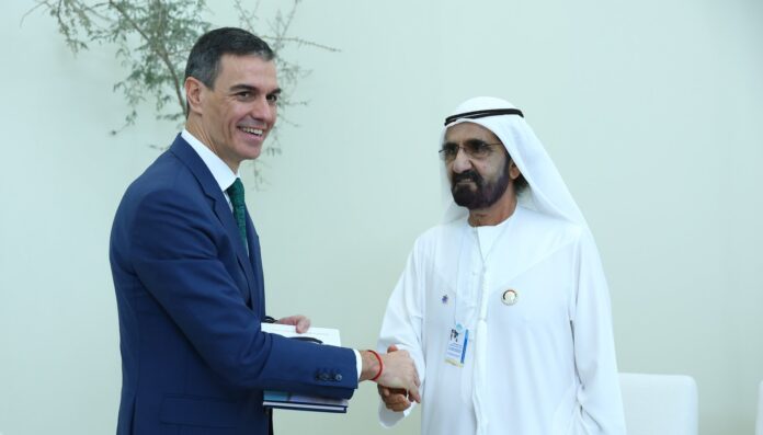 Pedro Sánchez junto al Jeque Mohammed bin Rashid Al Maktoum.