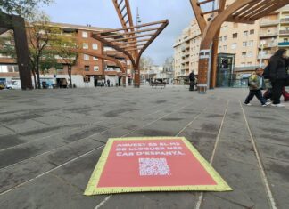Cartel del PP en Barcelona denunciando el precio del metro cuadrado de alquiler más caro de España