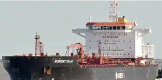 Buques petroleros frente a la costa cubana