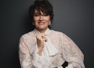 L’arrogància de la banalitat: la intolerància de qui nega la llibertat als joves Retrat de l'actriu Sílvia Abril, protagonista de la polèmica sobre els joves cristians.