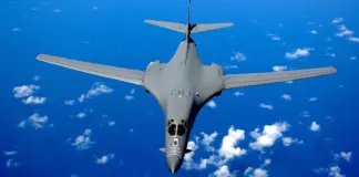 Bombardero B-1B Lancer en vuelo