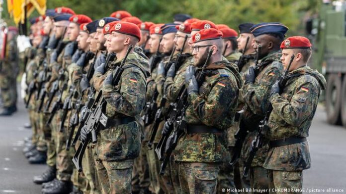 Soldados alemanes en entrenamiento