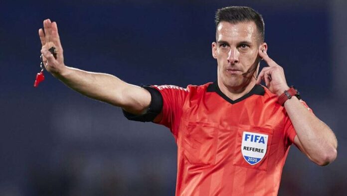 El exárbitro catalán Xavier Estrada Fernández