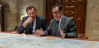 Salvador Illa y Óscar Puente durante su reunión en Barcelona