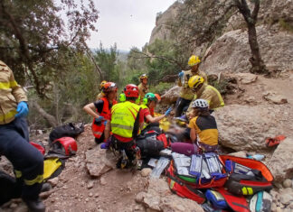 Muere un parapentista de 35 años tras sufrir un accidente en Castellfollit del Boix Rescate de escaladores heridos en Montserrat con equipos del GRAE y personal sanitario