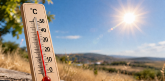 Termómetro marcando más de 30 grados en un día caluroso de abril en Cataluña