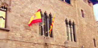 la bandera de España en la Generalitat