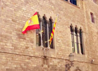 la bandera de España en la Generalitat