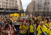 Los sindicatos suspenden las huelgas hasta la consulta del jueves Sindicatos educativos