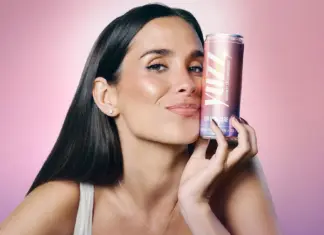 María Pombo lanza YUZZ, su nueva apuesta por el ‘skincare’ bebible María Pombo