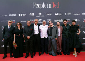 la Gala People in Red