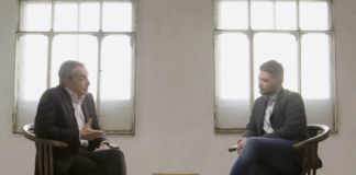 Gabriel Rufián entrevista a José Luis Rodríguez Zapatero en el programa La Fábrica 1931 en 2023