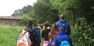 Grupo de alumnos en una excursión