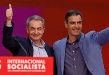 Pedro Sánchez y José Luis Rodríguez Zapatero durante un acto del PSOE