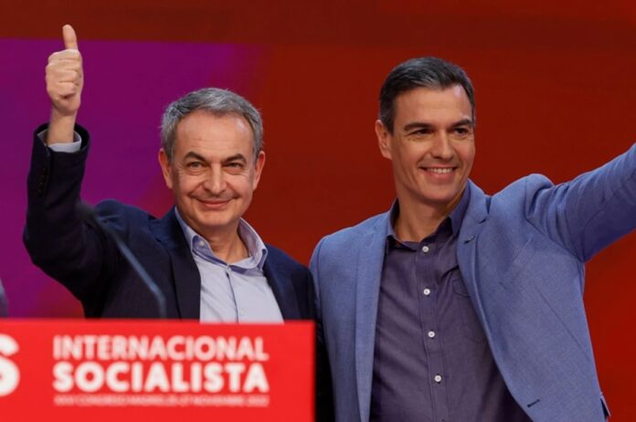 Pedro Sánchez y José Luis Rodríguez Zapatero durante un acto del PSOE