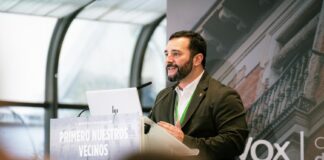 Jordi de la Fuente durante una intervención en unas jornadas organizadas por VOX en Barcelona.