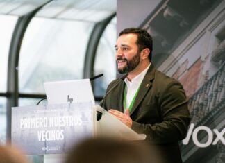 Jordi de la Fuente durante una intervención en unas jornadas organizadas por VOX en Barcelona.