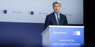Feijóo interviniendo en el Cercle d'Economia