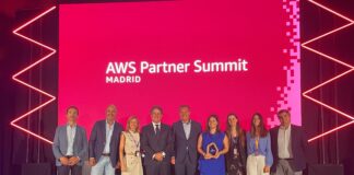 Equipo Indra Group y Minsait Premio AWS