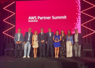 Equipo Indra Group y Minsait Premio AWS